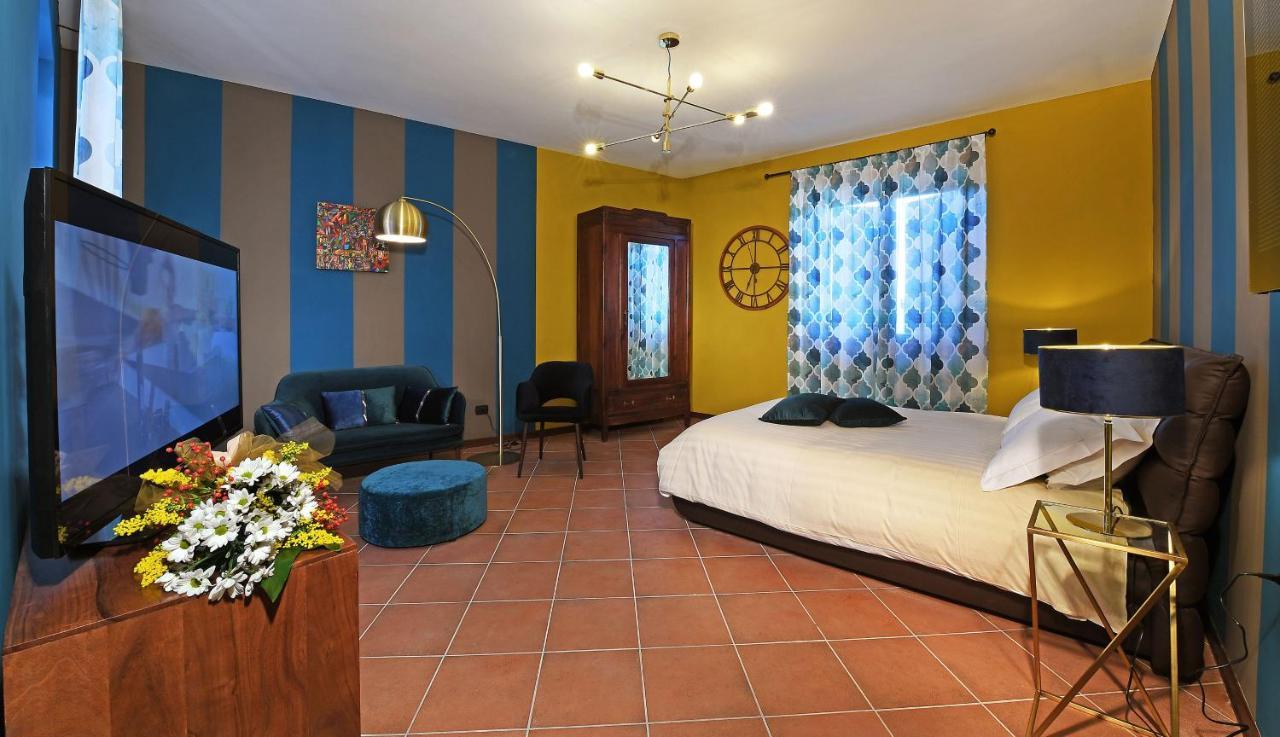 Panoramic Villa Garassino - Country Rooms And Fine Restaurant Treiso Kültér fotó