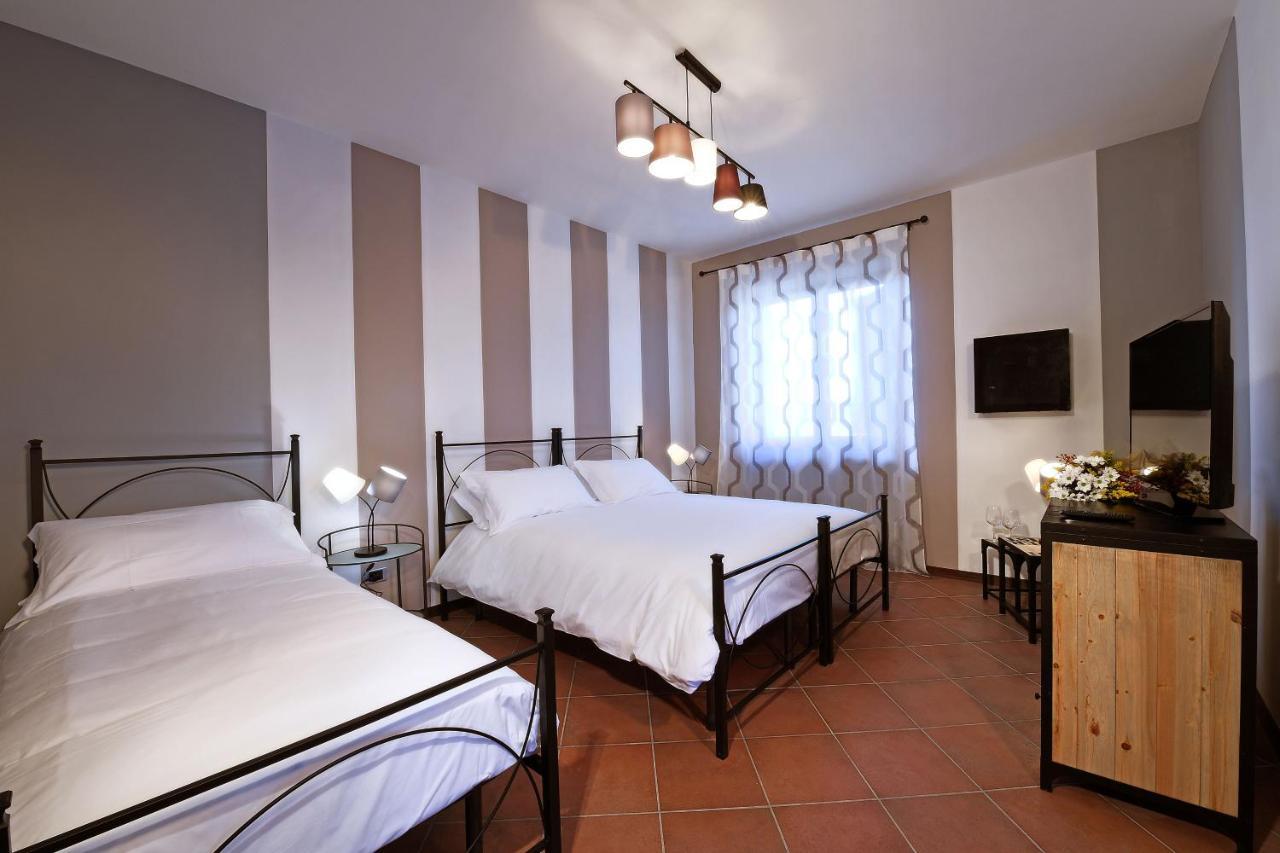 Panoramic Villa Garassino - Country Rooms And Fine Restaurant Treiso Kültér fotó