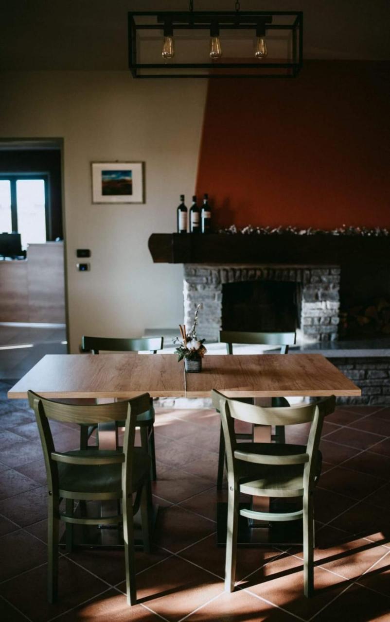 Panoramic Villa Garassino - Country Rooms And Fine Restaurant Treiso Kültér fotó