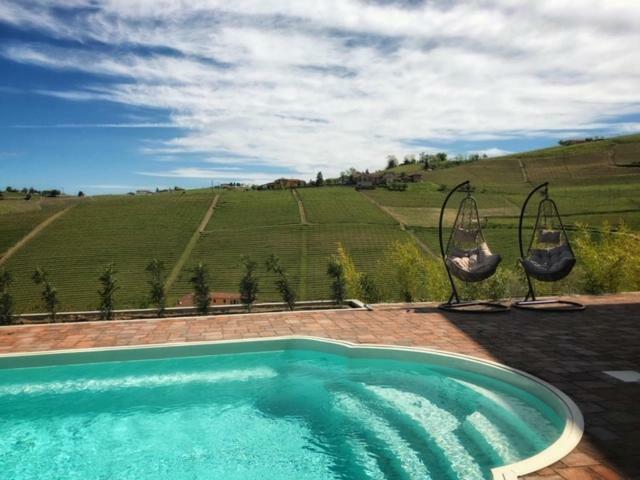 Panoramic Villa Garassino - Country Rooms And Fine Restaurant Treiso Kültér fotó