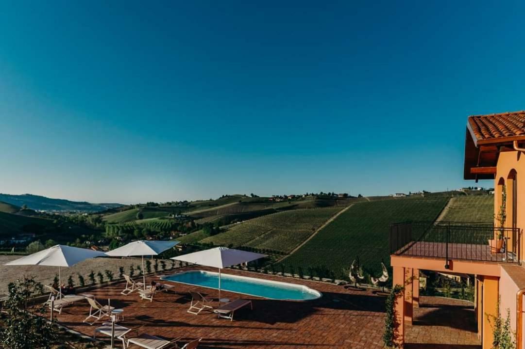 Panoramic Villa Garassino - Country Rooms And Fine Restaurant Treiso Kültér fotó